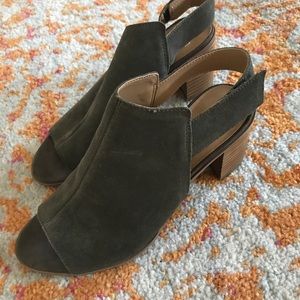 Franco Sarto peep toe sandals